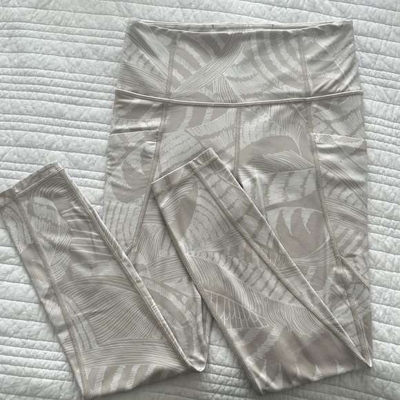 ✨BUNDLE✨ Athleta Leggings - Picture 5 of 7